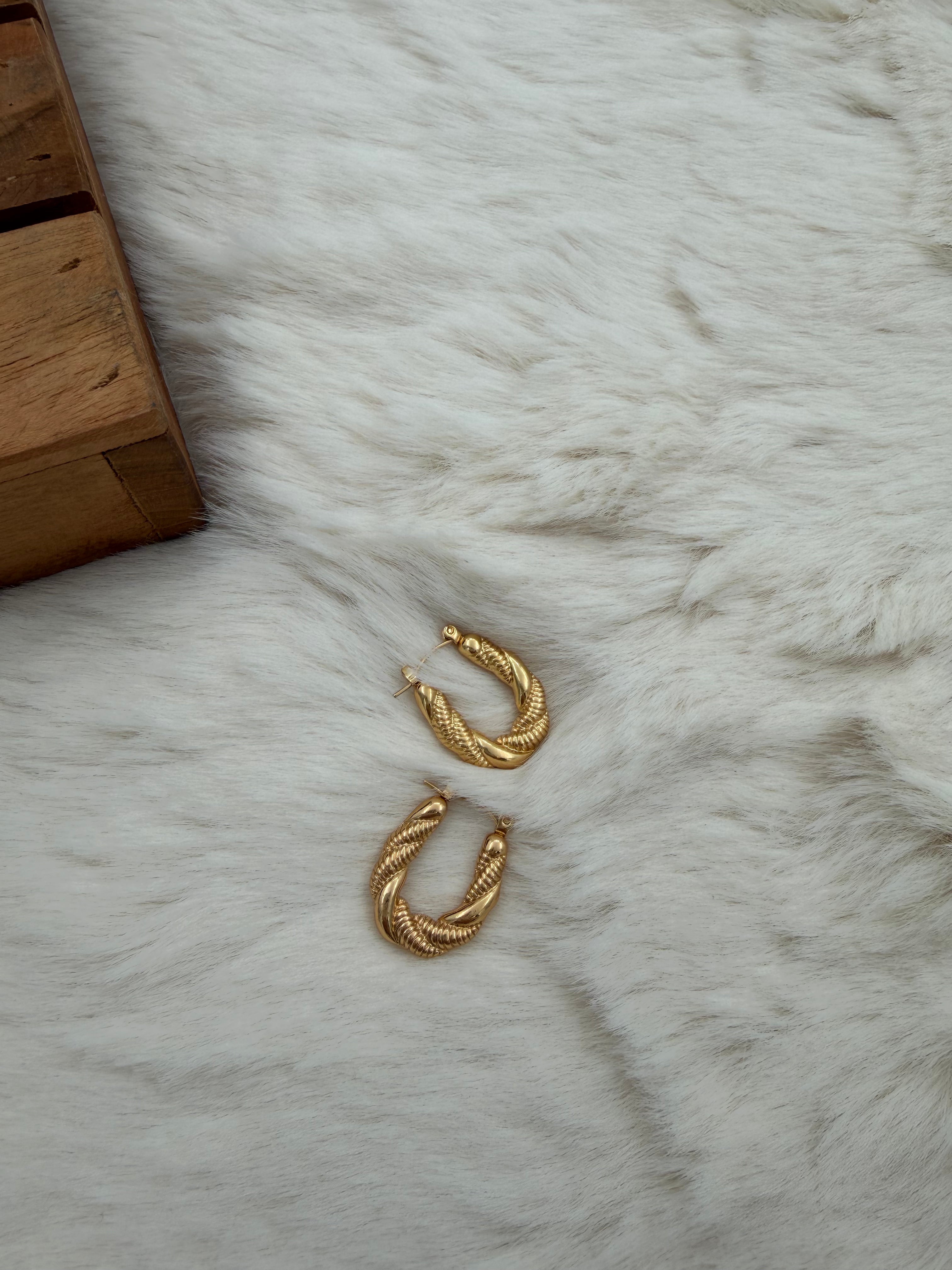 Wavy Loop Earring